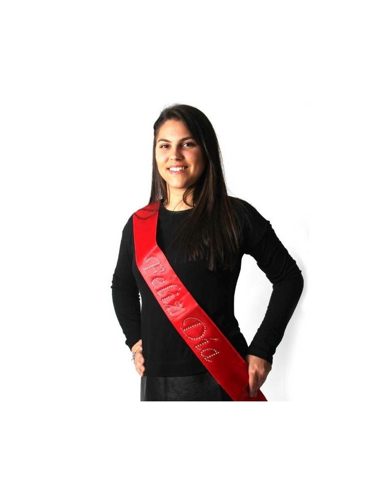 bande de bonne journée avec des pierres de dialy attachées