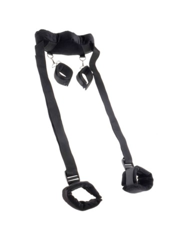 maître de position fantaisie fétiche avec des menottes