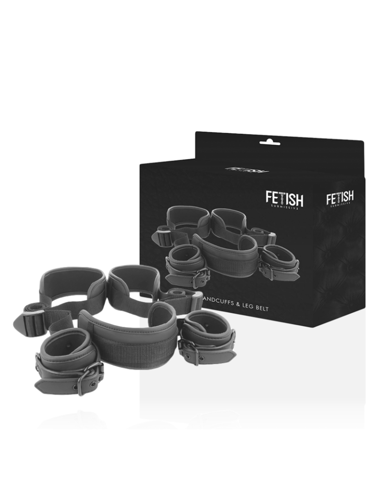 position des jambes écartées de soumission fétiche avec des menottes