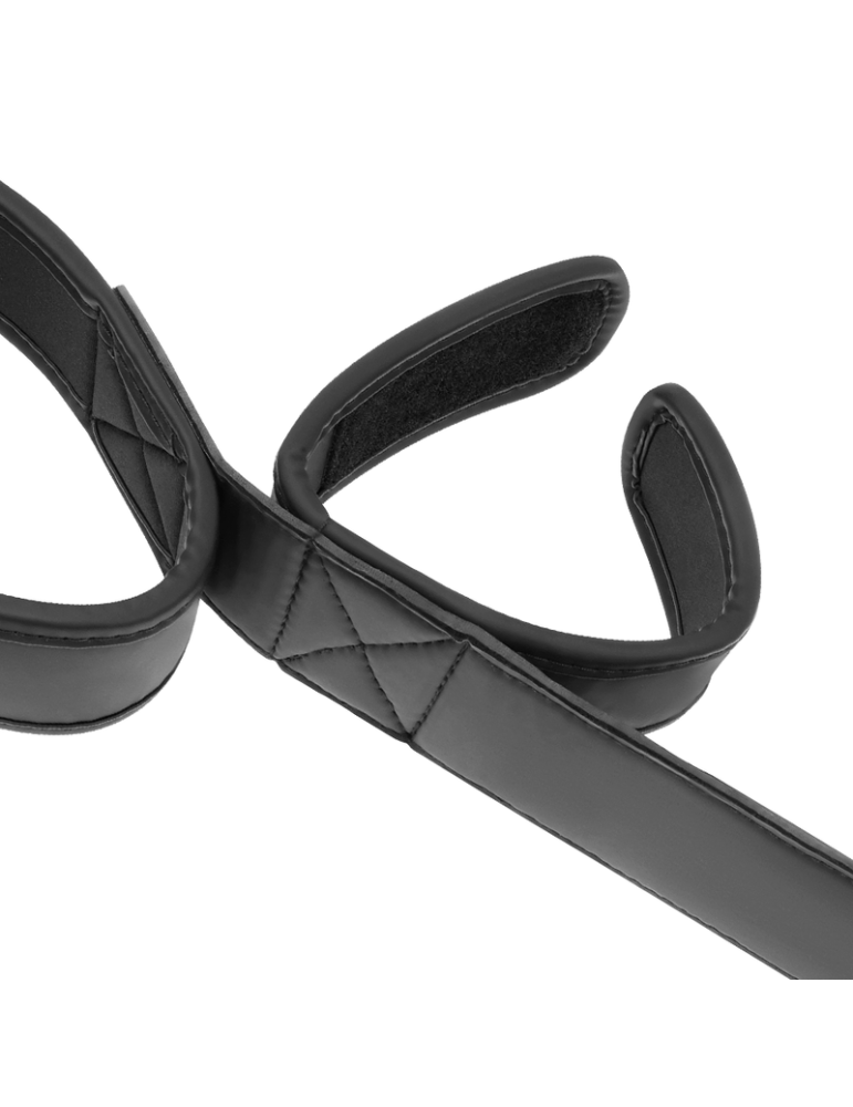 fétichisme soumis écarteur barre bondage_6