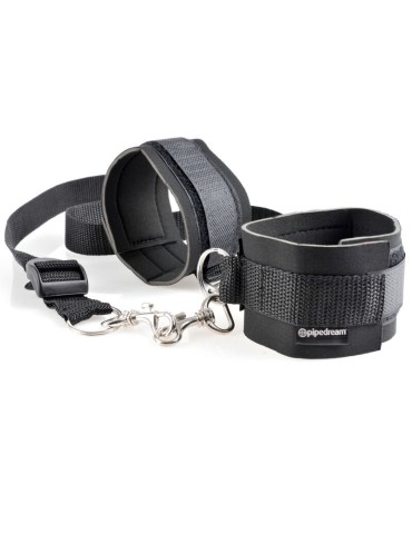 ensemble de menottes et de retenue fantaisie fétiche