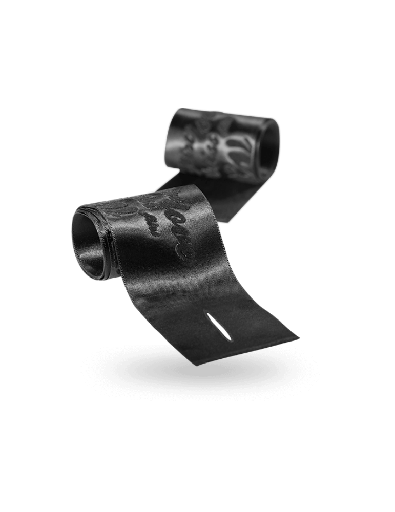 les petits bonbons sensual silk wives_4