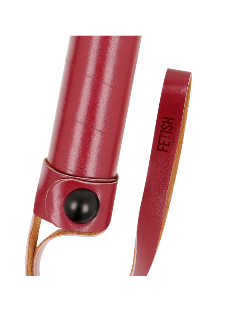 fétiche soumis pièce sombre fouet en cuir vegan_6