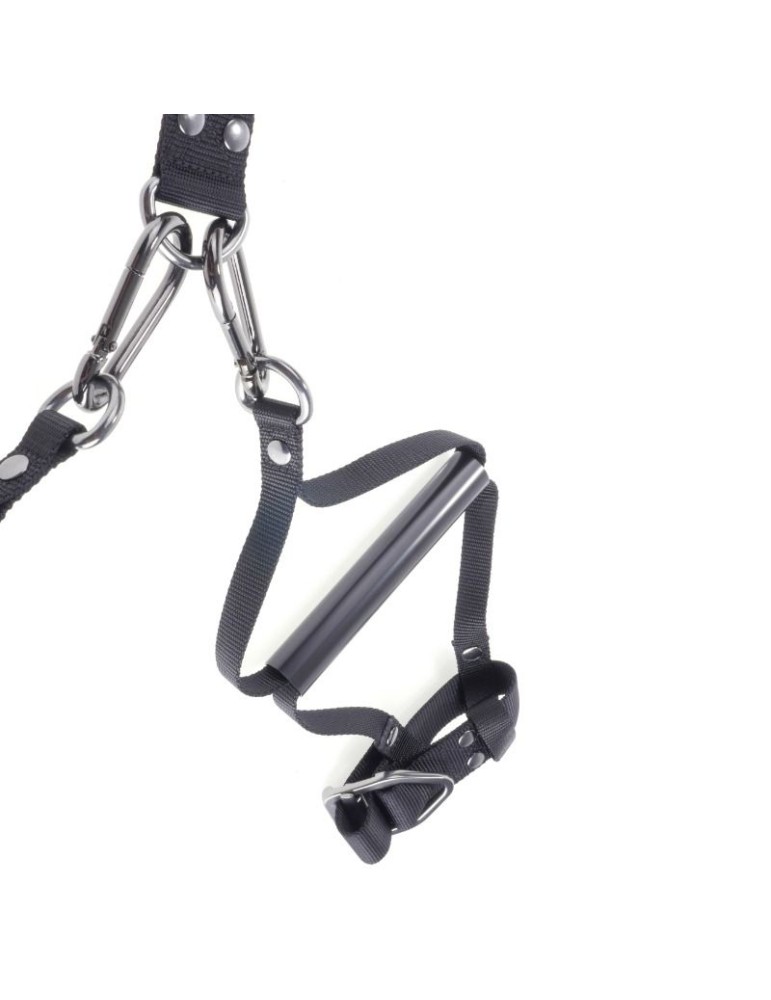 sir richards command a mis des menottes pour suspension_5