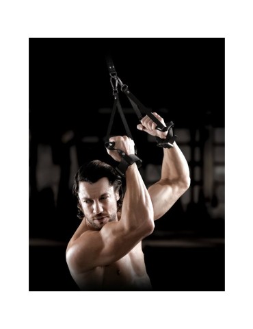 sir richards command a mis des menottes pour suspension_7